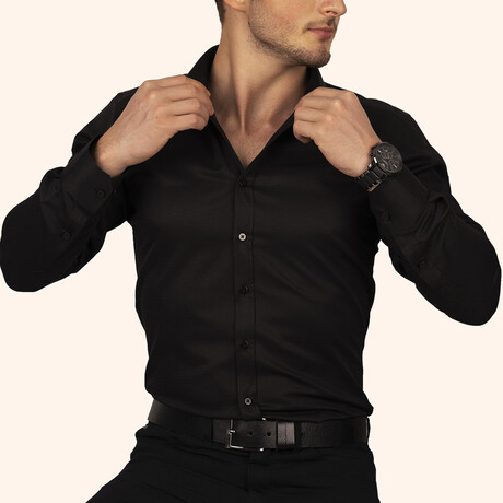 Solid Button-Up Shirt // Slim Fit // Black (S)