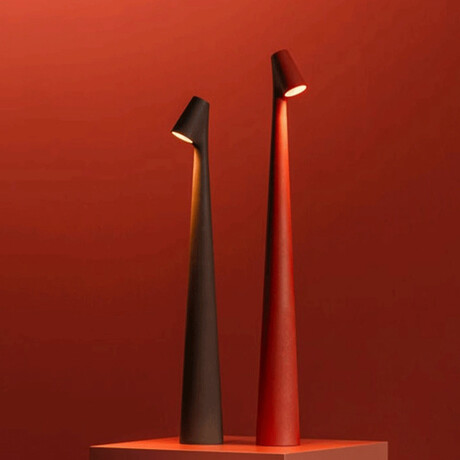 Sculpting Table Lamp (Black)