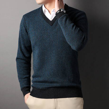 V-Neck Sweater // Navy Blue (XS)