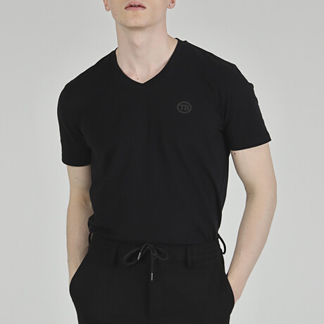 V-Neck Suede Texture Basic T-shirt // Black (XS)