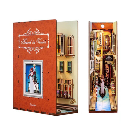 3D Book Nook // Travel in Venice // 127 Pieces