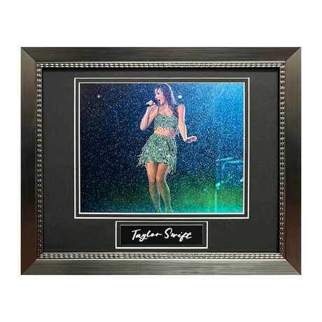 Taylor Swift // Photograph + Framed Ver.2