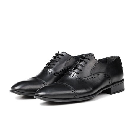 Serious  Brogues // Black (Euro: 40)