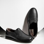 Men's Genuine Leather Slip On Casual Loafers // Black (Euro: 44)