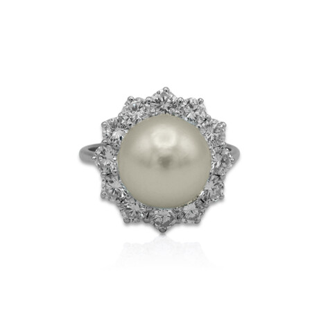 Fine Jewelry // 18K White Gold Diamond + Pearl Ring // Ring Size: 7 // Pre-Owned