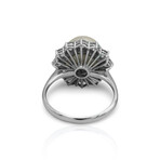 Fine Jewelry // 18K White Gold Diamond + Pearl Ring // Ring Size: 7 // Pre-Owned