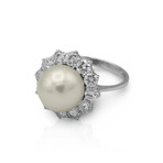 Fine Jewelry // 18K White Gold Diamond + Pearl Ring // Ring Size: 7 // Pre-Owned