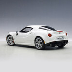 1:18 Alfa Romeo 4C // Gloss White