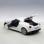 1:18 Alfa Romeo 4C // Gloss White