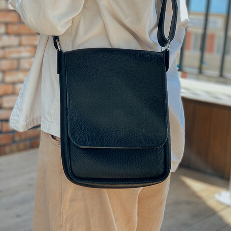 Emerald Crossbody Bag // Flotar Black