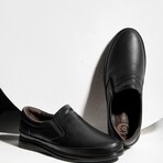 Men's Genuine Leather Slip On Casual Shoes // Black (Euro: 45)