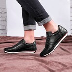 Men's Plain-Pierced Genuine Leather Casual Sneakers // Black (Euro: 40)