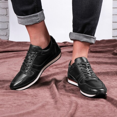 Men's Plain-Pierced Genuine Leather Casual Sneakers // Black (Euro: 40)