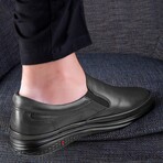 Men's Genuine Leather Slip On Casual Shoes // Black (Euro: 40)