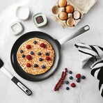 Leo Graphite Nonstick Ceramic Pancake Pan 10.25"// Sustainable Recycled Material