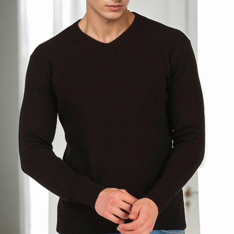 V-Neck Sweater // Black (M)