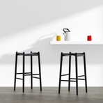 Evelina Bar Stool without Backrest with Black Frame and Rush Seat // Set of 1