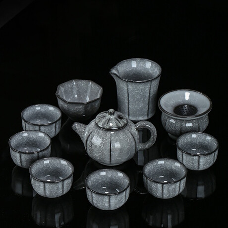 Exquisite Crackled Glaze Tea Set