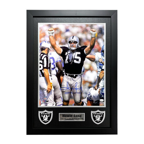 Howie Long Autographed Oakland / Los Angeles Raiders 16x20 Framed Photo