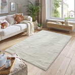 Turkish Shaggy Ivory Area Rug // 4' 9'' X  7' 0''