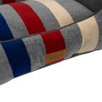 Pendleton Kuddler Dog Bed // Cabin Stripe Gray (Medium)