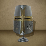 Crusader Helmet + Stand