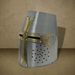 Crusader Helmet + Stand