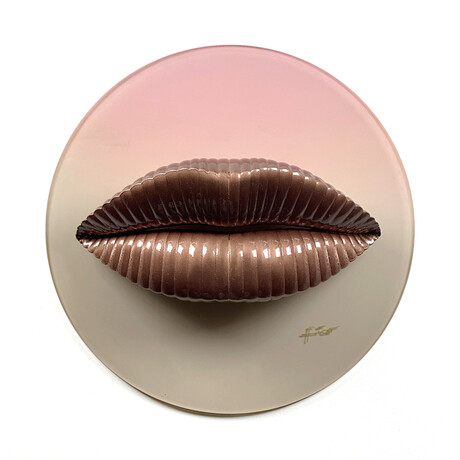 Lips Sculpture // Warm Brown On Ombre