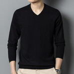 Solid V-Neck Pullover // Black (XL)