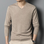 Solid V-Neck Pullover // Camel (L)