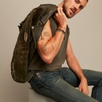 Deejo Serrated 37g. // Carbon Fiber // Café Racer