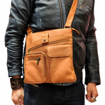 Angeles Flat Medium Messenger - Vaquetta Leather (Tan)