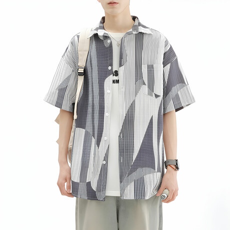 Geometric Pattern Short-Sleeve Overzised Button-Up Shirt // Gray (XS)