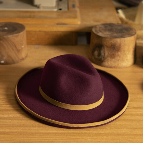 Crooner // Burgundy (S)