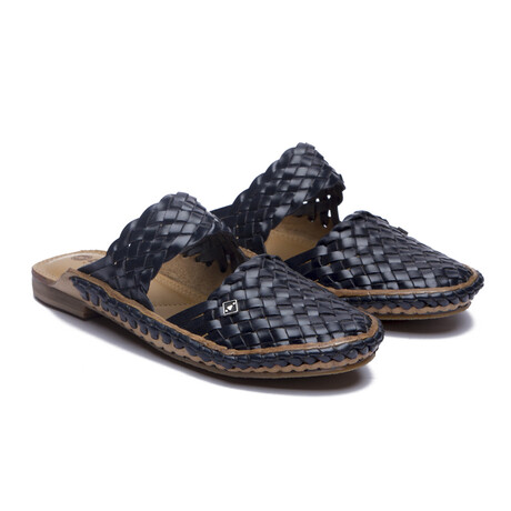 Belle Leather Slip-on // Black (US: 6)