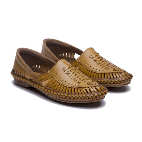 Aristocrat Leather Slip ons // Natural (US: 6)