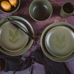 HALO // Master Chief 117 Stoneware 8-Piece Dinnerware Set // Plates, Bowls, Mugs