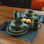 HALO // Master Chief 117 Stoneware 8-Piece Dinnerware Set // Plates, Bowls, Mugs