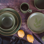 HALO // Master Chief 117 Stoneware 8-Piece Dinnerware Set // Plates, Bowls, Mugs