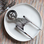 Star Trek // Discovery Crossfield Starship Metal Pizza Cutter