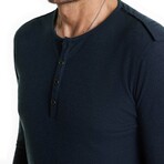 Carver Regular Fit Ls Henley With Shoulder Detail // Ink Blue (XS)