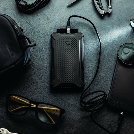 Poseidon Pro // 10200 mAh (Black)