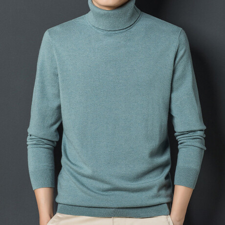 Turtleneck Solid Sweater // Light Blue (XS)