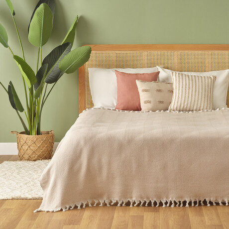 Nina Herringbone Bedspread with Tassels