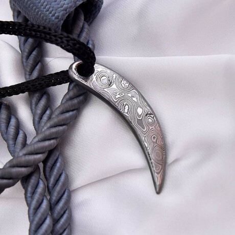 The Alpha Fang // HQ Stainless Damascus Steel