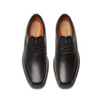 Un Kendric Way Leather Derby // Black (US: 7)