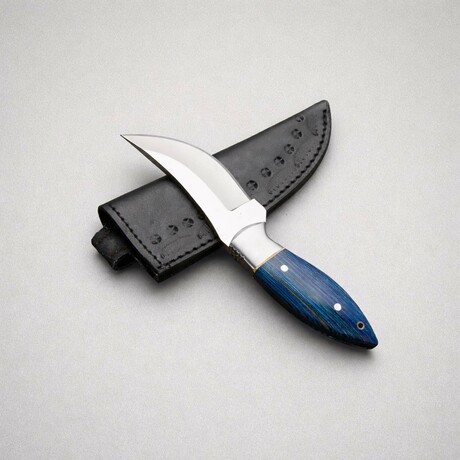 The Pelt Egde // Trailing Point Skinner // Blue Dense Wood