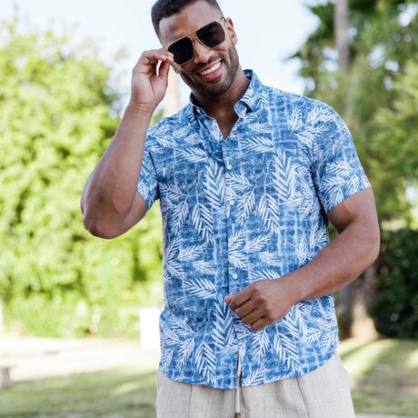 Men’s Blue Leaf Short Sleeve Stretch Shirt (S)