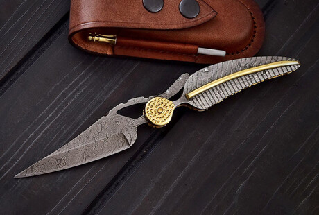 Finely Crafted Folding Knives