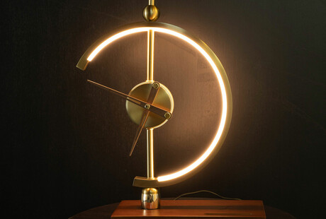 Clock, Lamp, & Wireless Charging